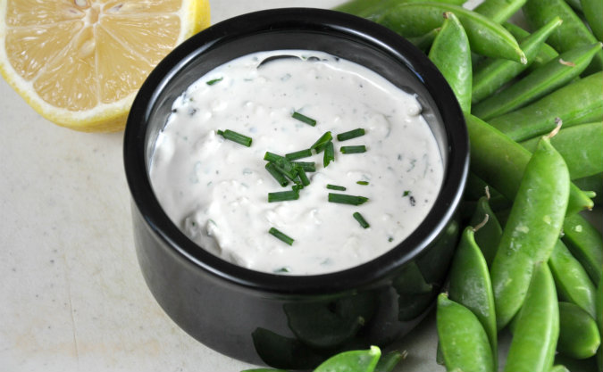 Gorgonzola Blue Cheese Yogurt Dip