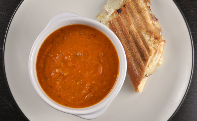 Garlicky Roasted Tomato Soup