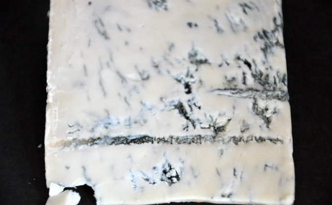 Gorgonzola Blue Cheese Yogurt Dip