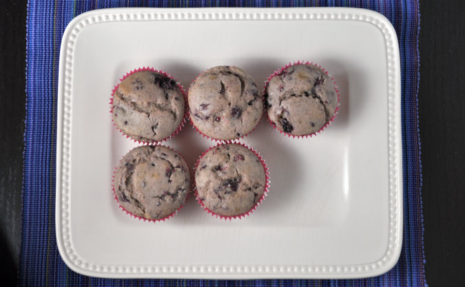 Blackberry-cream cheese muffins with cardamom and vanilla