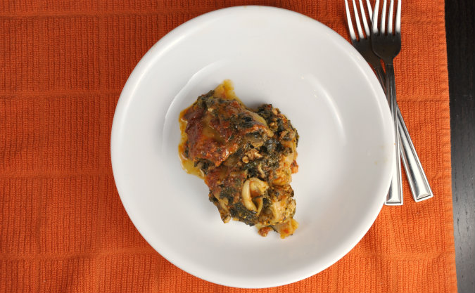 Slow Cooker Pesto Lasagna with Spinach, Mushrooms, and Sausage