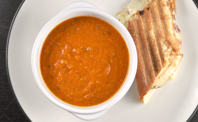 Garlicky Roasted Tomato Soup